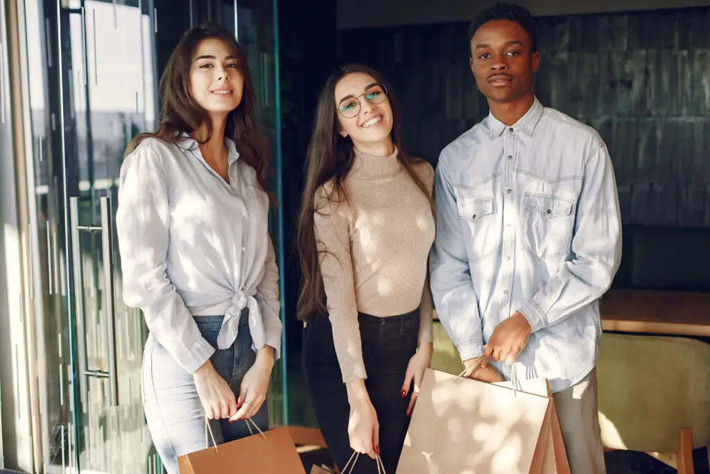 étudiant BTS MCO Marseille choix poursuite études Bachelor ou emploi