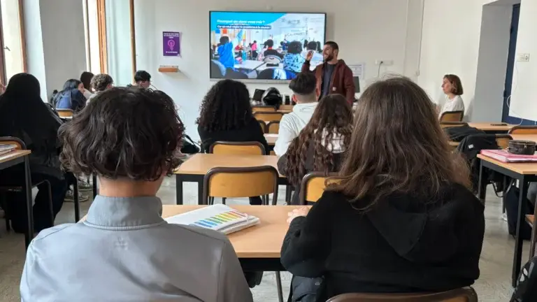 salle de cours Sully 2026 équipée d'écrans tactiles
